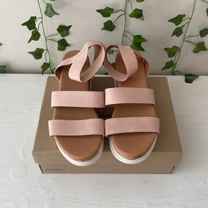 Platform sandals